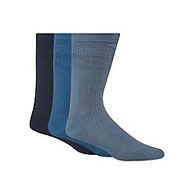 Pack of three blue non elastic socks
